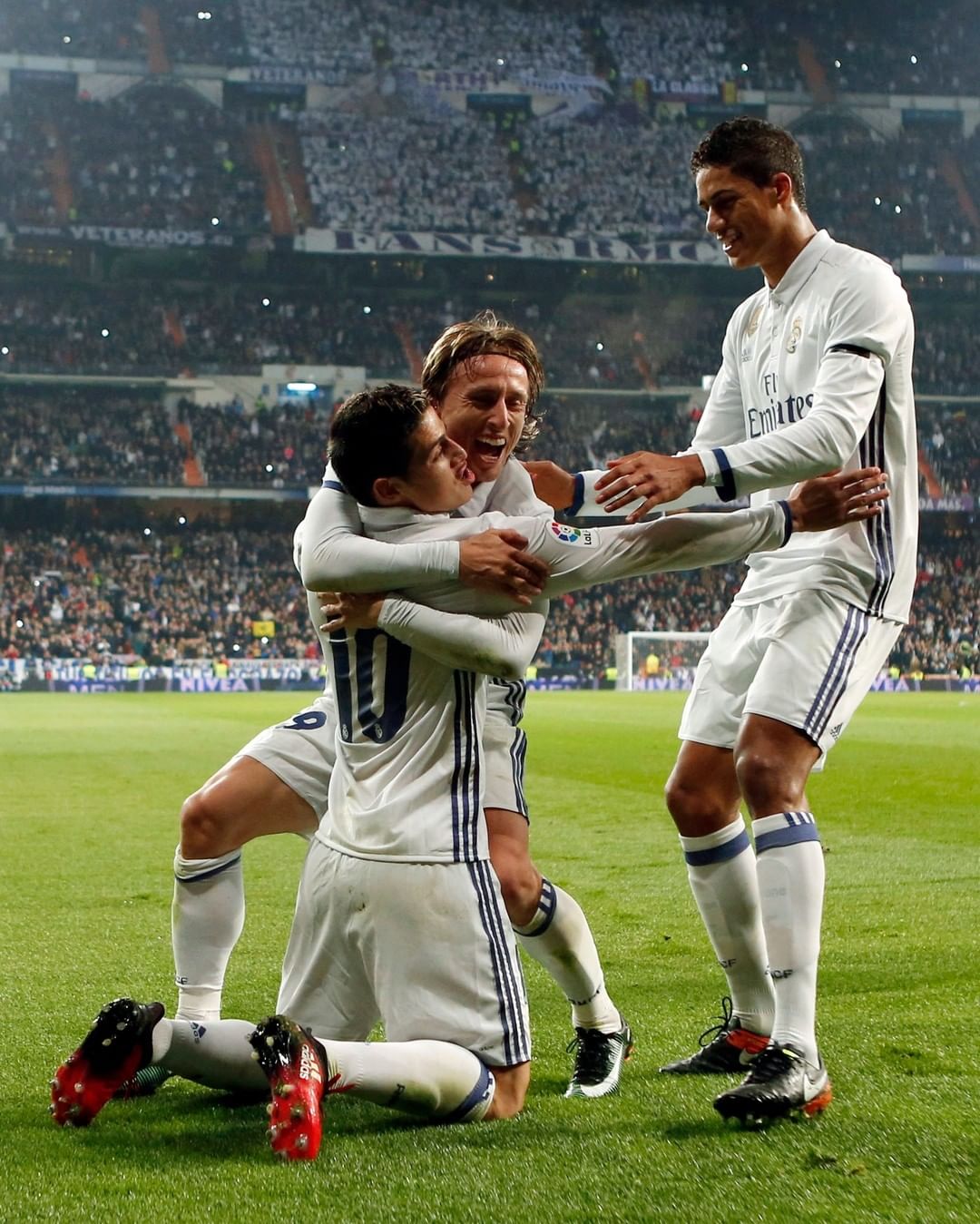 一位是以 一位是以