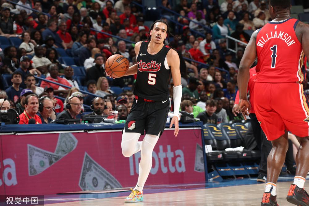 她在赛场上 她在赛场上